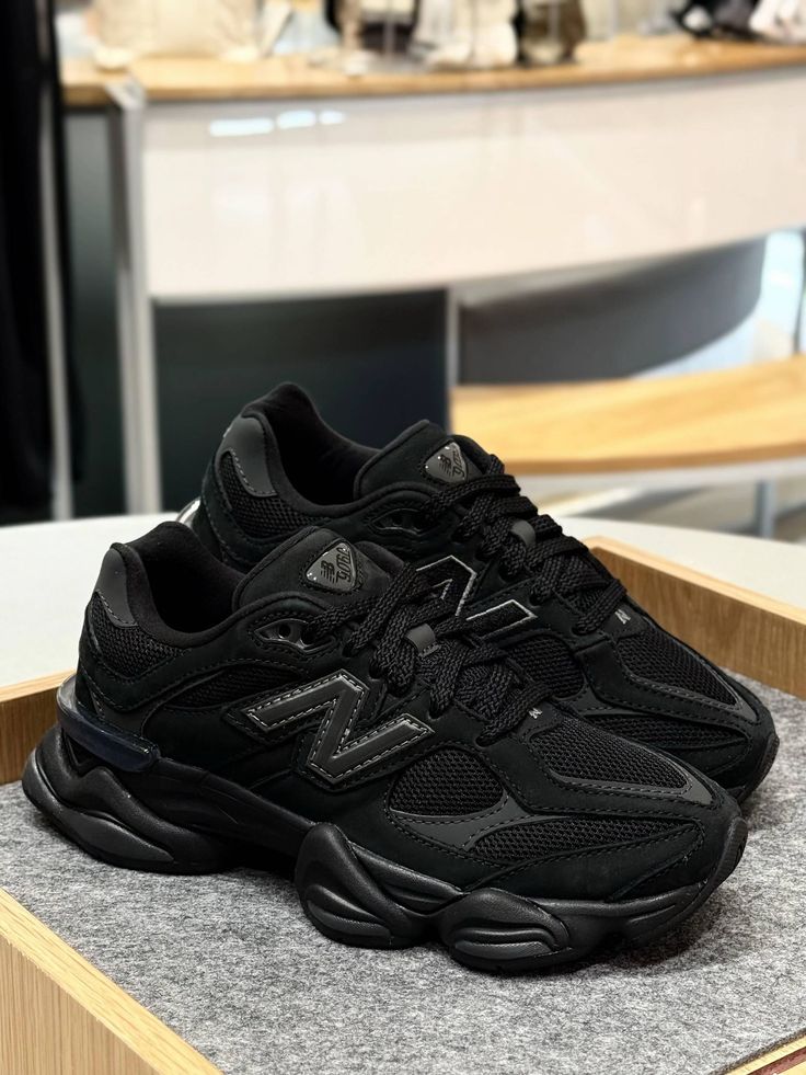 Dr. Emrld tweet media