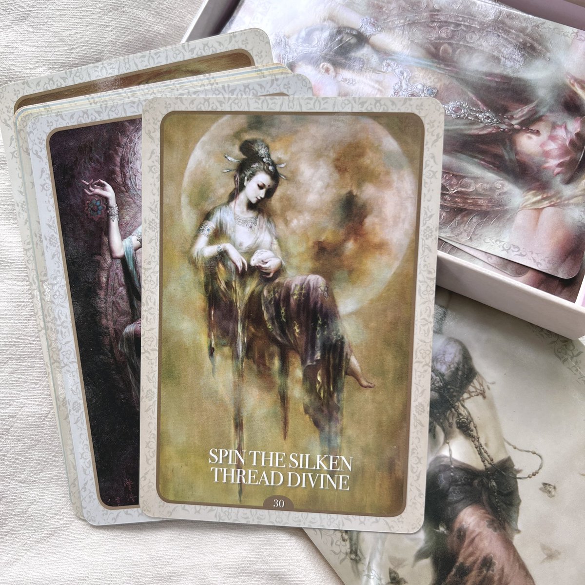 อวยพรแด่ มีนาคม

ถึงเวลาที่จะเปิดรับสิ่งใหม่ที่มีค่าและบริสุทธิ์ คุณอาจเผชิญหน้ากับการยึดมั่นเรื่องราวในอดีต และการย้อนกลับของสิ่งที่เคยเป็นสิ่งเก่า คำสาบาน การตั้งปณิธาน 

แต่เมื่อมันผ่านมา นั่นคือสิ่งที่ผ่านไปแล้ว ไม่มีวันย้อนกลับ 

คุณอยู่ที่นี่ในปัจจุบันเพื่อสร้างสิ่งที่มีค่า