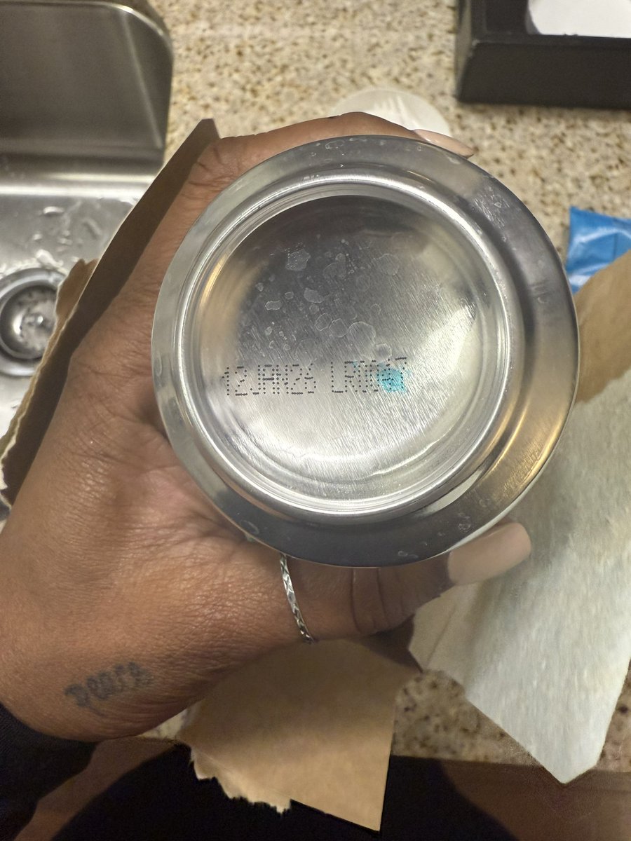 reckthisabandon's tweet photo. Having expired items on shelves in grocery stores pisses me off so bad … so, since we’re here @kroger, care to explain AND give me money back 😒?
Bought these in Columbus, OH fresh off the plane, on 2/28/26. https://t.co/zlOqKvgETC