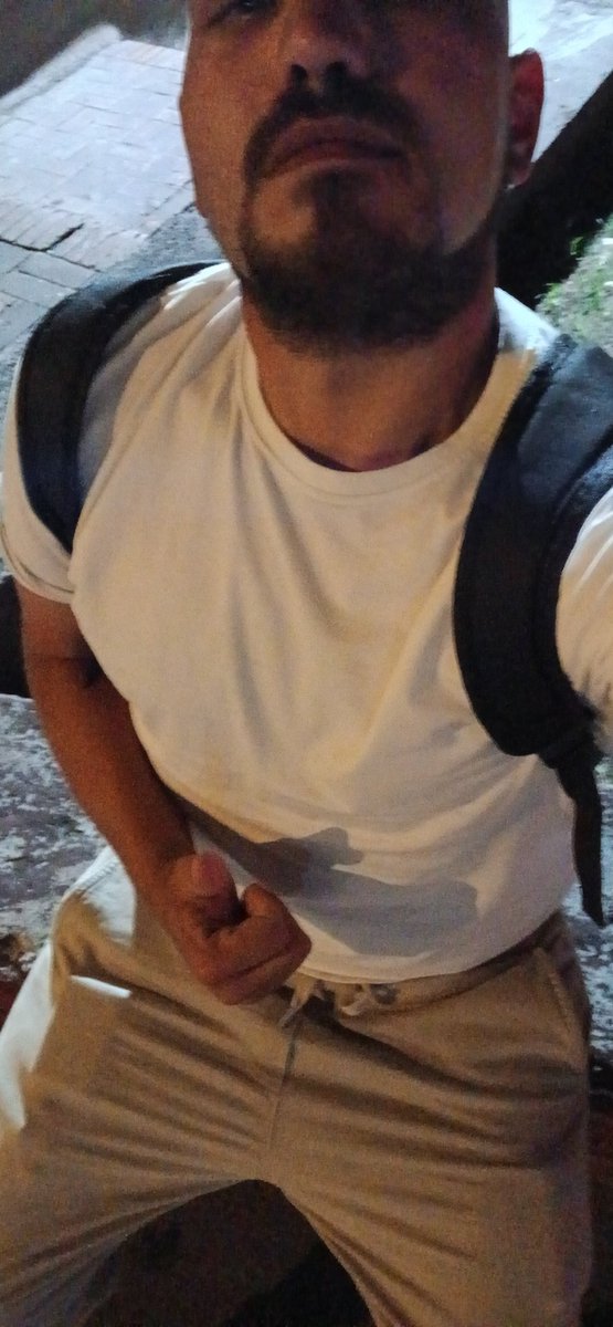 Bueno fui al Batlle  se armo una fiesta me chuparon la verga,yo chupe algunas, comi 3 ortos,me desleche 2 veces seguidas un grupo humano fenomenal. Ahora vuelta a casa🤤🤤