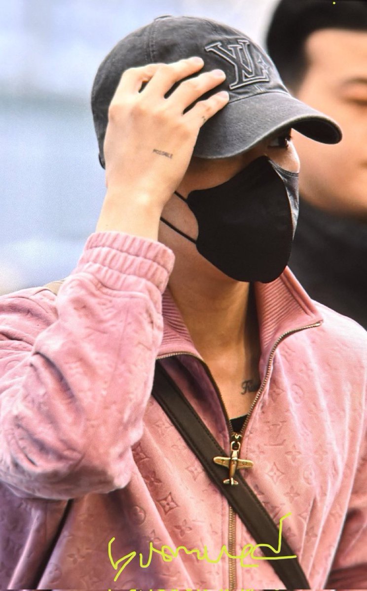 มอร์นิ่งครับน้องแบม 
เดินทางปลอดภัยนะครับ ✈️🐍
#BamBam <a href="/BamBam1A/">BamBam</a>
#뱀뱀 <a href="/BAMBAMxBAMMIE/">뱀뱀 BamBam</a>