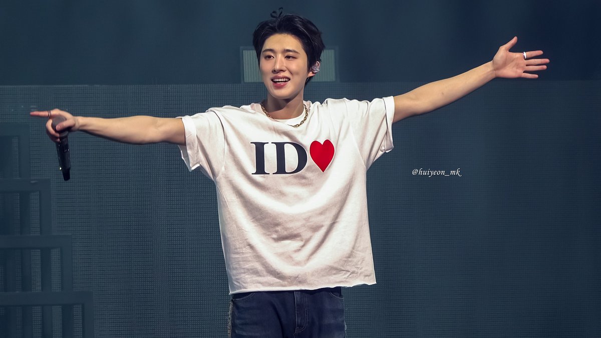 비아이 한국 앵콜 콘서트 첫공

🎥Youtube full ver.
youtu.be/ZQrz2mKe0jE?si…

260228 B.I TOUR The Last Parade Tour ENCORE
#김한빈 #BI #비아이 
<a href="/BI_131official/">B.I Official</a> <a href="/shxx131bi131/">김한빈</a>