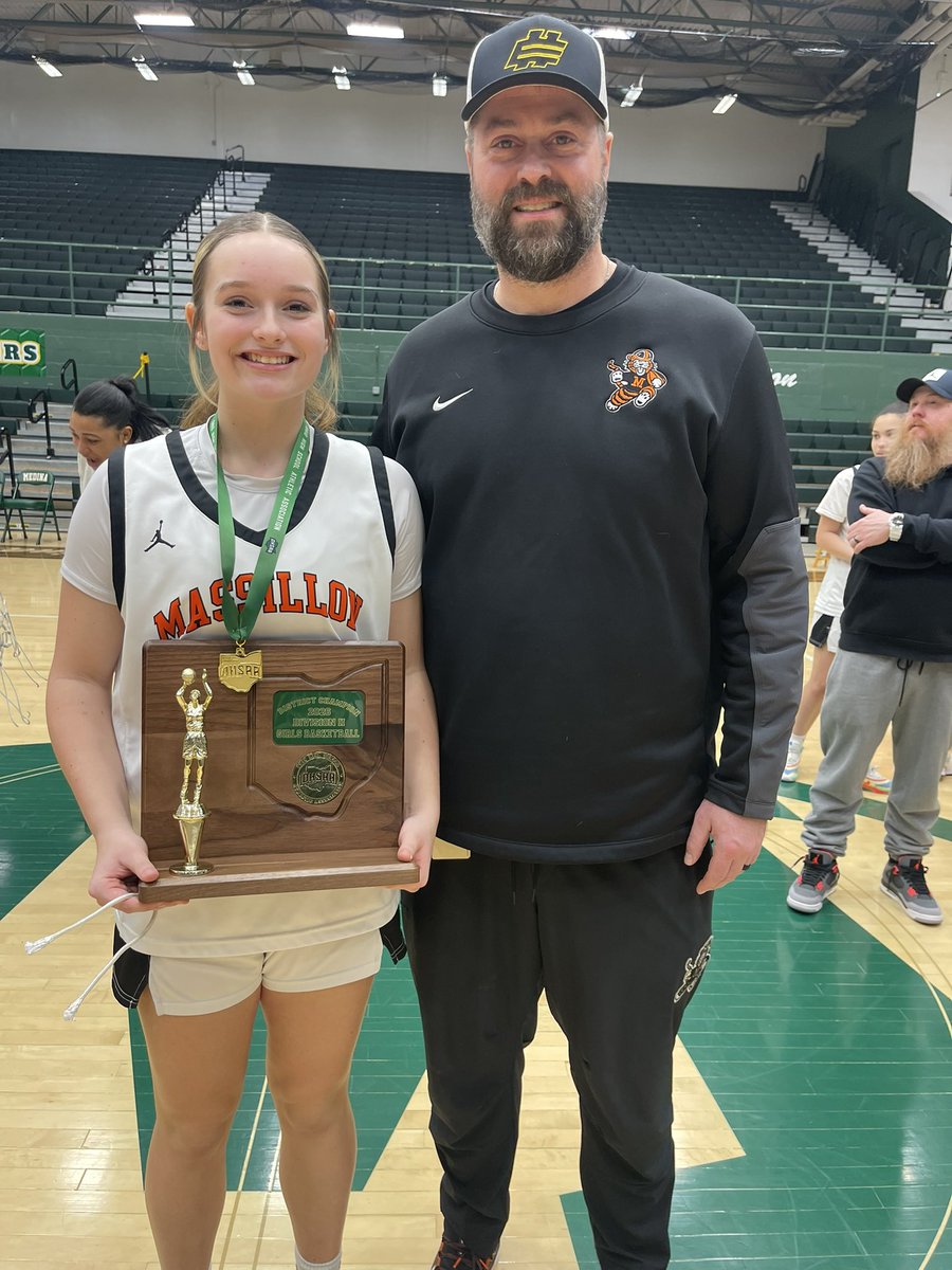 beccamoorecw's tweet image. District champs!! What a moment for Ella as her Dad @CoacNMoore gets to put her district champ medal around her neck! #priceless #diatrictchamp