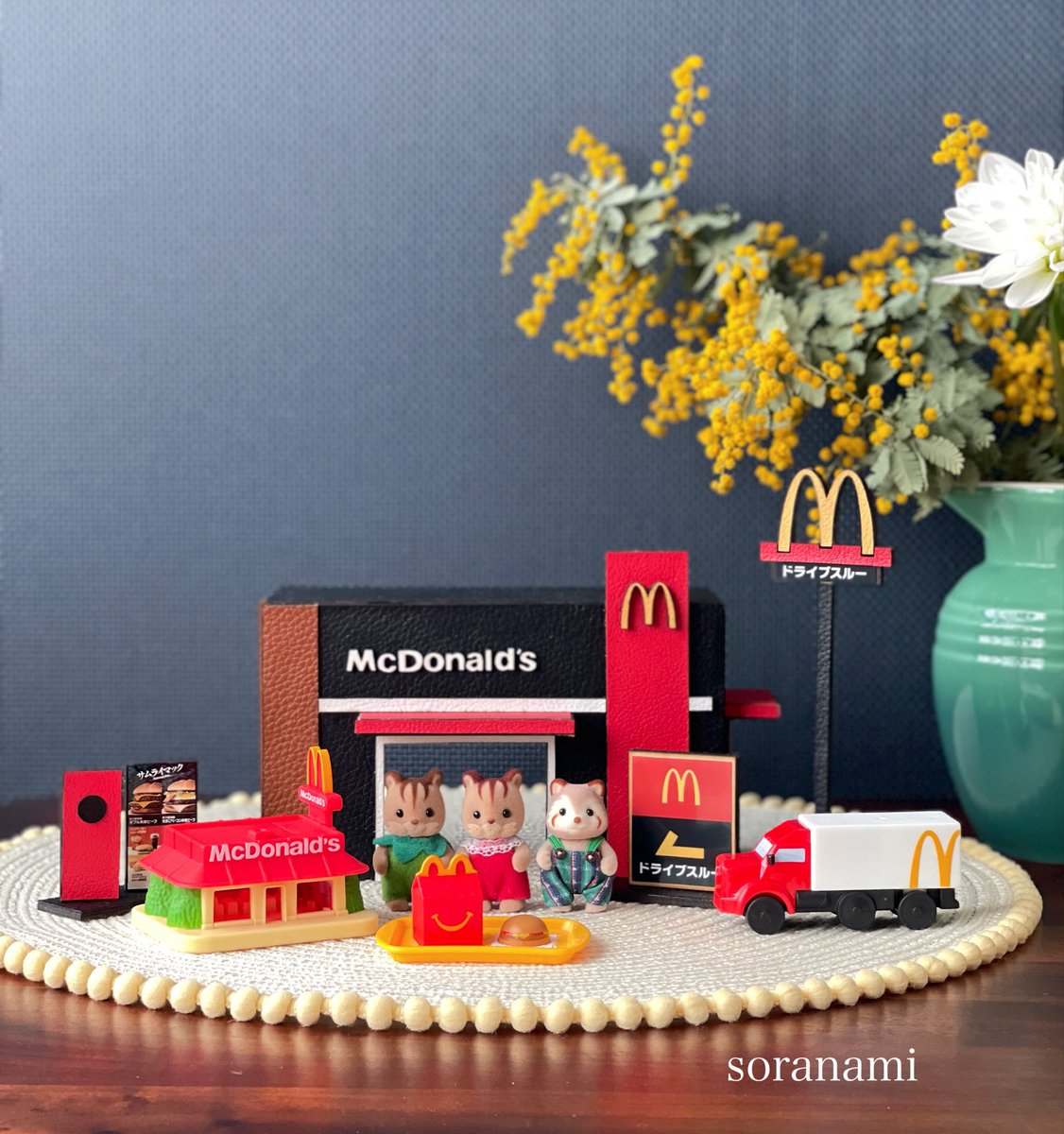 マックのハッピーセット3つ買いました！コンプしたかったけど、お財布