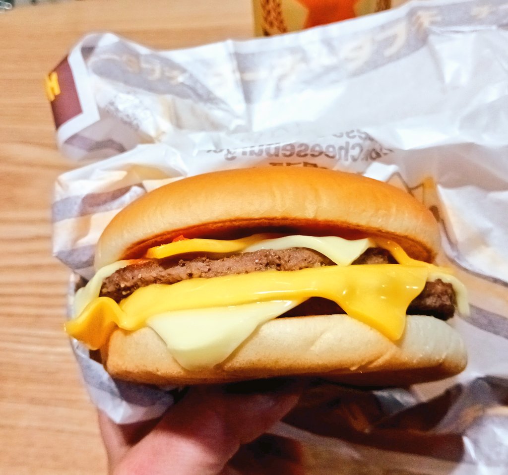 チーチーダブチで🍔🍟🍻