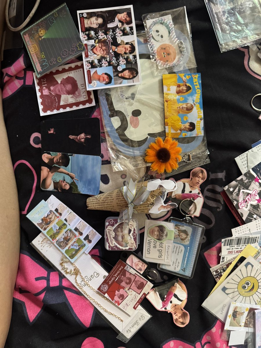 strawyvri's tweet photo. Thank you everyone!! every freebies are much appreciated (cannot mention y’all!) see u in april :) #LoveNoteFromDKVernonDino https://t.co/k31rxehxrb