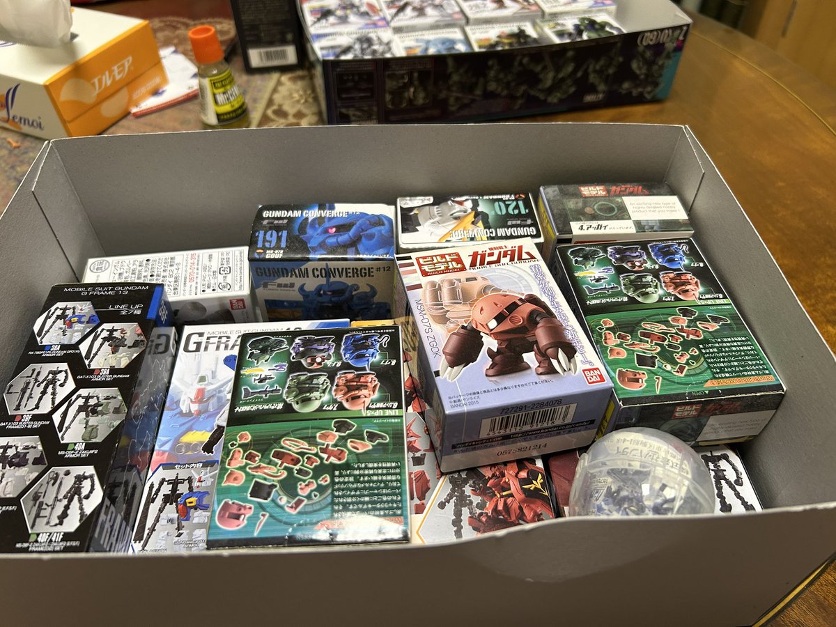 TTamesuke0515's tweet photo. クローゼット探してたら食玩いっぱい出てきた🤩もう発売されてない商品もビルドモデル？ガシャポン戦士fも
#食玩 #ガンダム https://t.co/UOQvsOqLf7