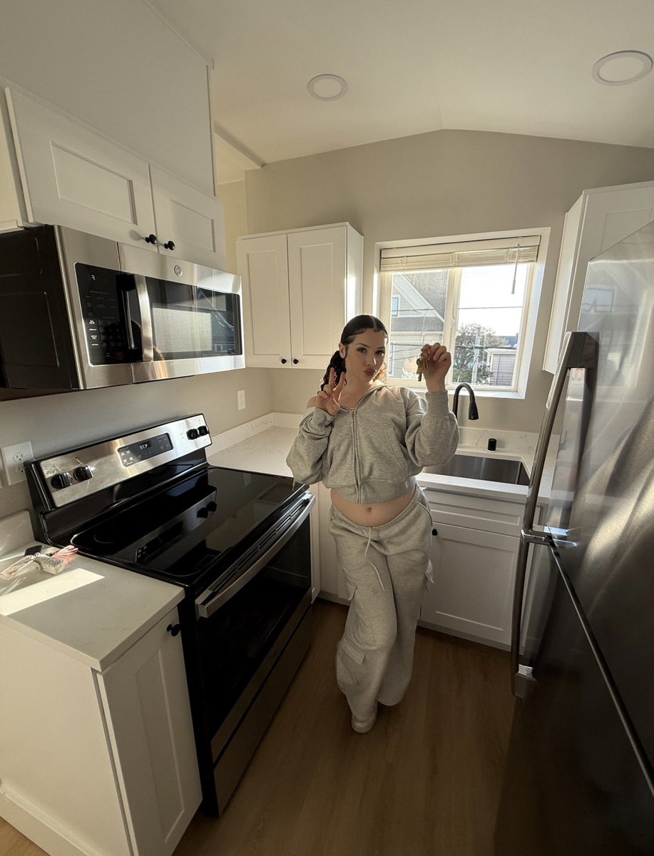 got my keys to my first place, cheers to new beginnings! 🥂🤞🥺