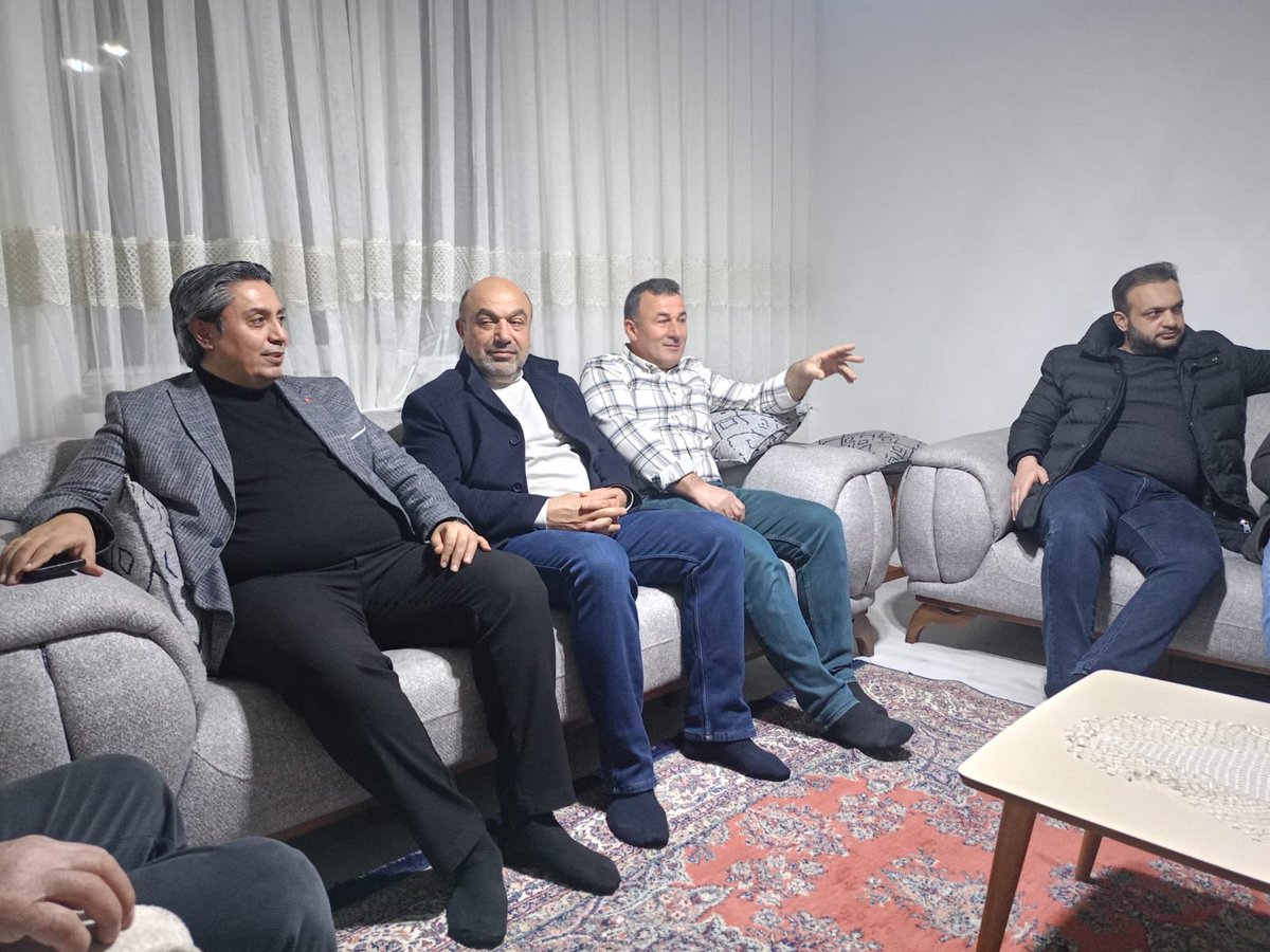 📍 İĞDE MAHALLESİ

İlçe Başkanımız Fatih Arslan ve yönetim kurulu üyelerimiz ile birlikte, Ramazan ayının manevi ikliminde iftar sonrası çay sohbetinde hemşehrilerimizle bir araya gelerek hanelerine misafir olduk.

Samimi muhabbetlerin, gönül birlikteliğinin ve kardeşlik