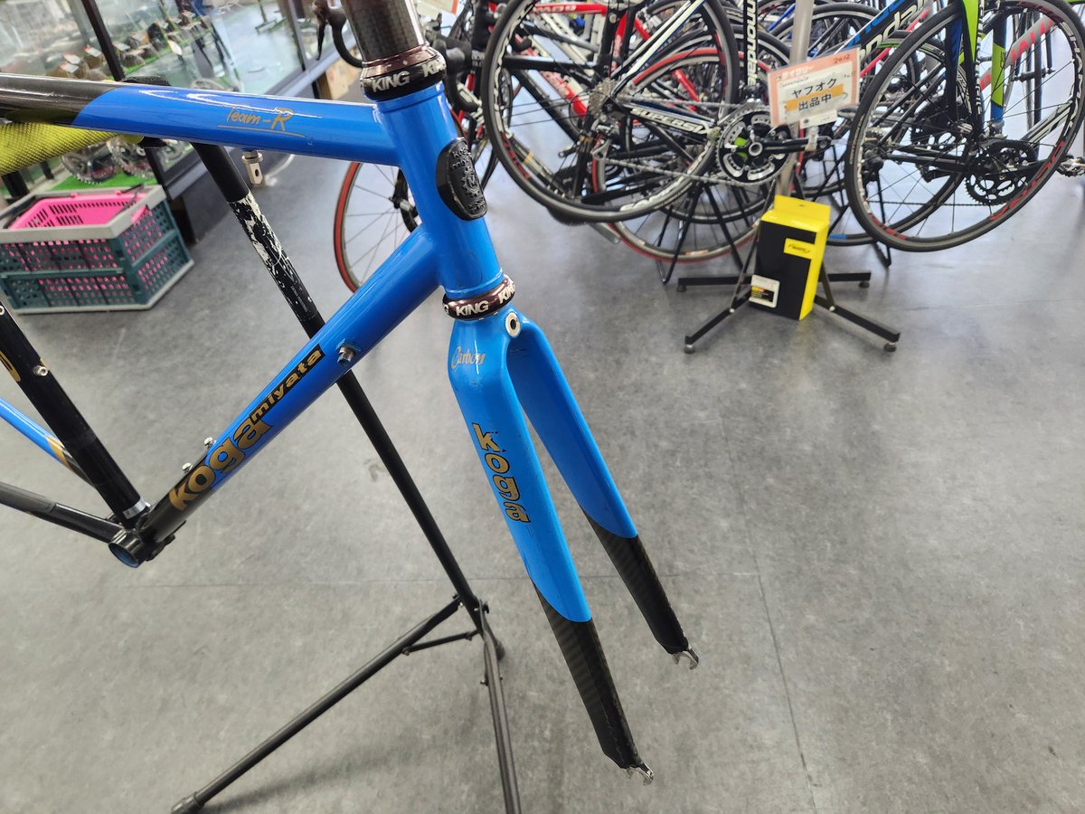 さらに紹介の1品 KOGAの｢TEAM-R｣ カスタムオーダーデザインのフレーム