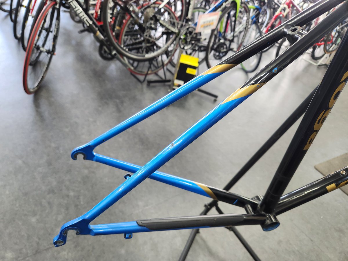 さらに紹介の1品 KOGAの｢TEAM-R｣ カスタムオーダーデザインのフレーム