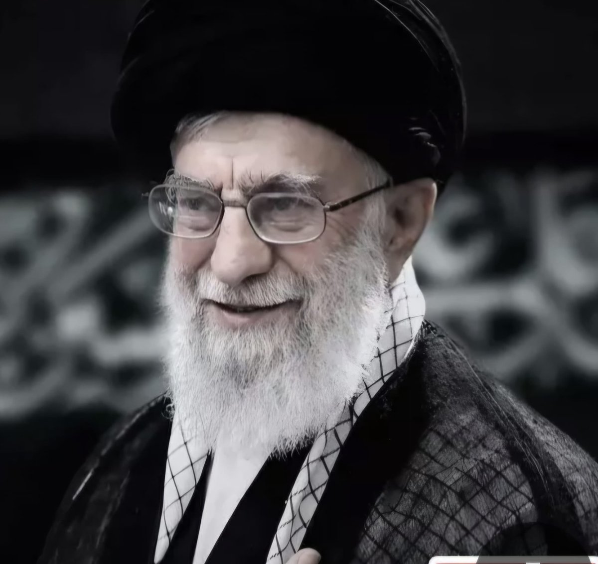 Mohammed_Aloush's tweet photo. هلك عدو الله 
وعدو المسلمين 
ولا أحسن الله عزاء كل من عزى به 
الحمدلله وحده سلط الظالمين على الظالمين 
الحمدلله أن أرانا فيمن قتل الملايين منا ثأرنا وشفى صدورنا وعقبال الباقي
لقد رأينا آيات الله وعقابه العاجل بنفس الطريقة التي قصفونا بها ودمروا مدننا وحاصرونا حتى أكل الناس في مضايا ومخيم اليرموك الدود وورق الشجر من حصار حزب اللات 
الدور بعده في لبنان على حزب اللات سيتم اجتياحه واقتلاع الحزب منه
#خامنئي 
#Tehran 
#iranfree 
#إيران_حرة