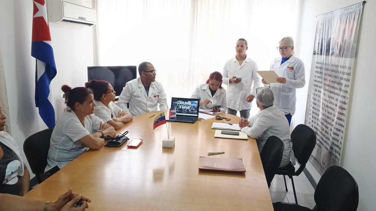 📍 #CDIFuerte Tiuna | Espacio de intercambio y reflexión. 🩺🇨🇺 Realizamos reunión de brigada para debatir estrategias y elevar la calidad de nuestros servicios.
¡Nuestro compromiso con el pueblo venezolano es brindar una atención de excelencia! ✨
#CubaCoopera
