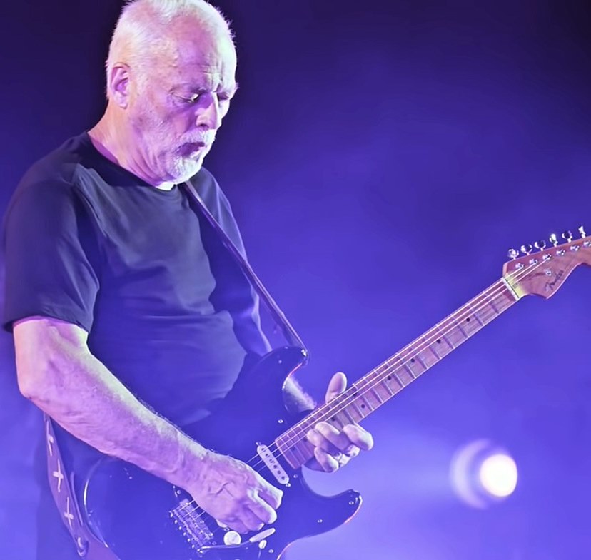 igormirandasite's tweet photo. Hoje, David Gilmour faz 80 anos. O vocalista e guitarrista tocou em todos os discos do Pink Floyd, com exceção do primeiro, liderando a banda na ausência de Roger Waters. Também lançou álbuns em carreira solo.

Para você, qual música resume o talento de David Gilmour? https://t.co/Jtcd8FWFCy