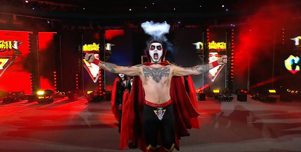 ExposingIWC's tweet image. He got a decent pop. Danhausen! 😆 #WWEChamber