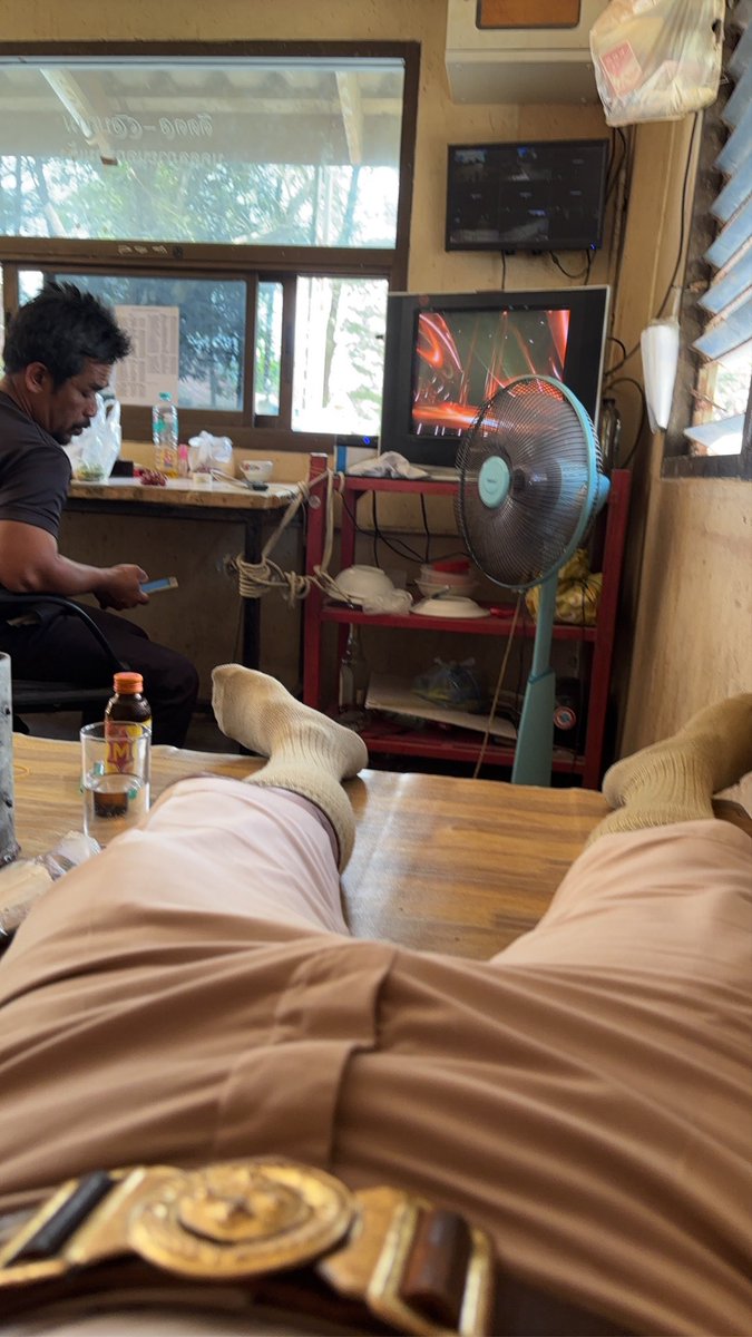 ครูหลังเขา tweet media