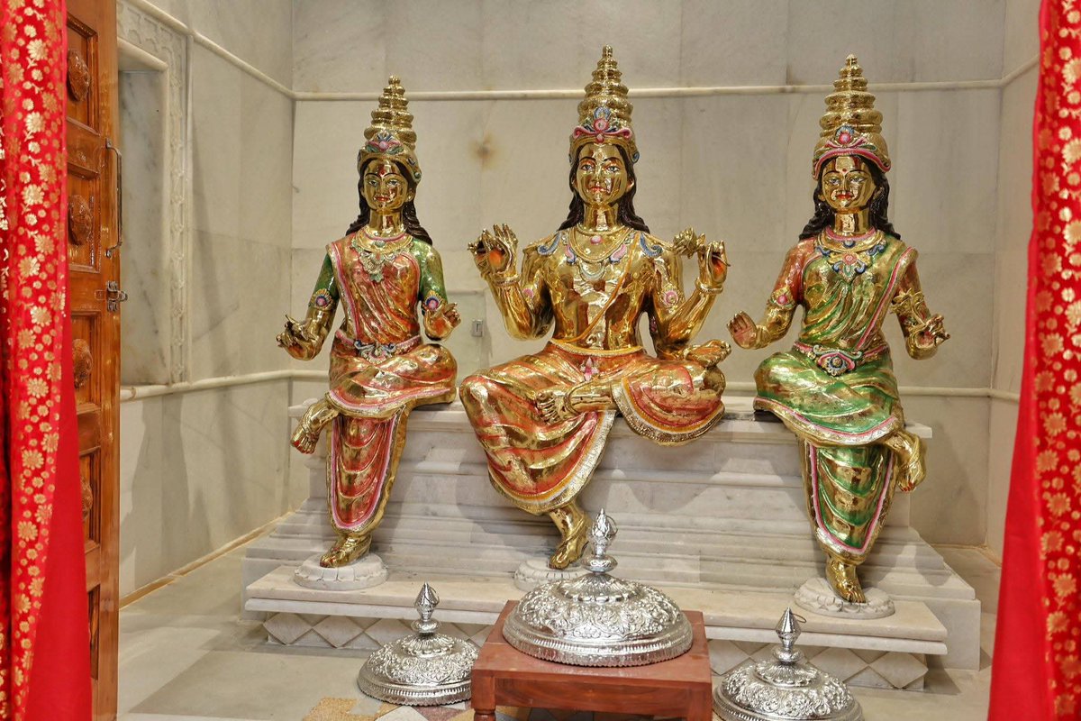 SaffRonicMan's tweet photo. Jai Matarani 🙏
#tridevi https://t.co/TxAyvKQ2W9