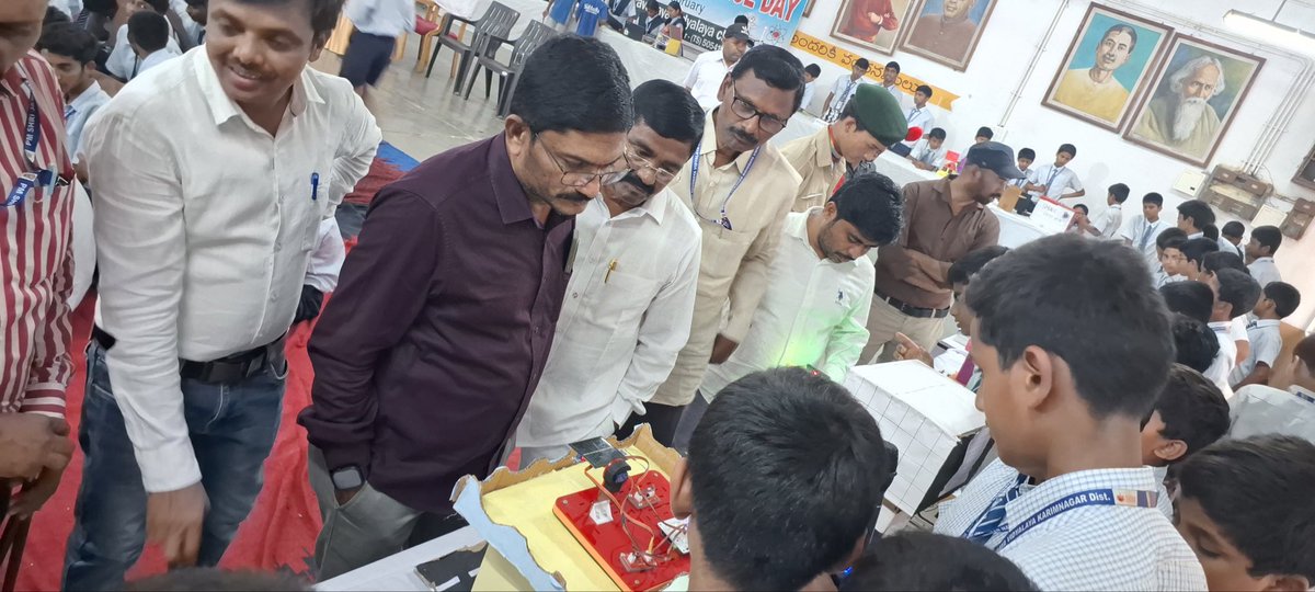 Celebrating National Science Day with curiosity and creativity! Students of PMSHRI JNV Karimnagar enthusiastically collected materials, designed innovative models and showcased their scientific talent with great zeal. Proud to witness young minds turning ideas into discoveries 🔬