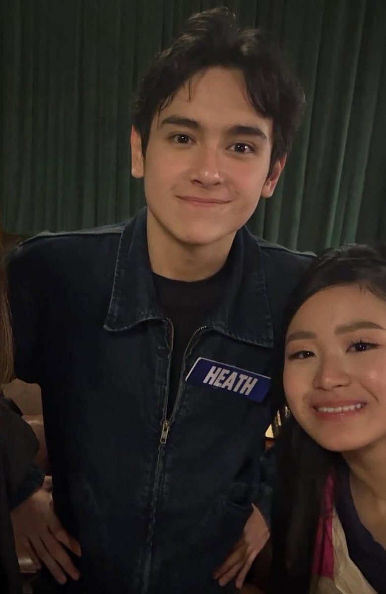 moymoysnoona's tweet photo. nak heath naman, bakit may name tag ka pa rin kahit nasa outside world ka na (unintentionally funny talaga ang naka namin na 'yan)

ANG POGI NI HEATH
NASAAN SI HEATH
#HeathJornales https://t.co/bjjjTq9f11
