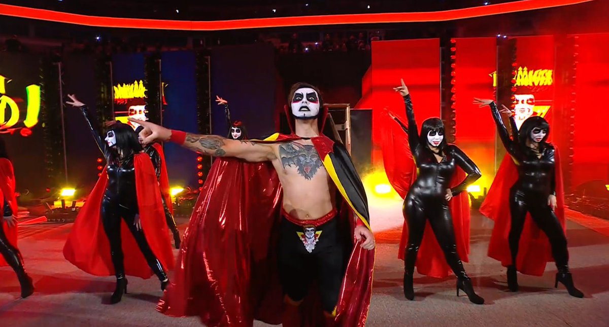 não só o Danhausen não recebeu absolutamente nenhum pop, como foi VAIADO pela arena em Chicago.

quero pedir PERDÃO por ter criticado a adição do segmento no #WWEChamber. genuinamente não lembro a última vez que ri tanto assim com a WWE.

constrangedor. incrível. DÊHNRRÉUSÊIN!!!