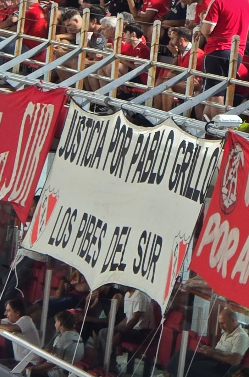 Una bandera en el Libertadores de América Ricardo Enrique Bochini