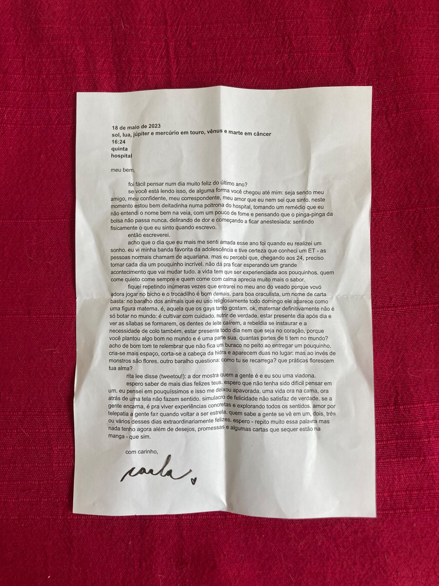 no meu aniversário de 24 anos eu pedi pra cada convidado me levar de presente uma carta me contando de um dia bom daquele ano. qualquer coisa valia, recebi relatos de primeiros dates (de acompanhante que foi pro anivers) e até origami. e todo mundo ganhou essa carta em resposta