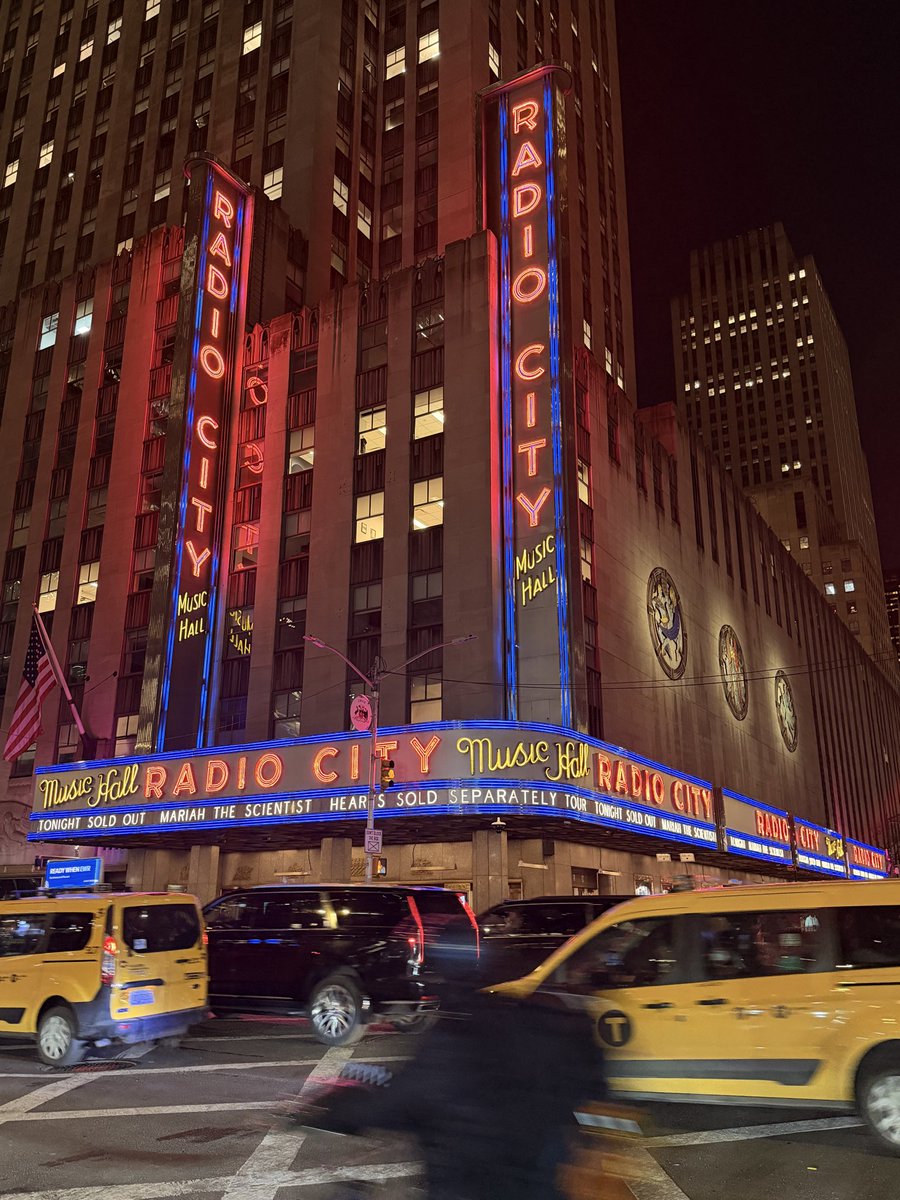 BUCKLES 🔭 tweet media