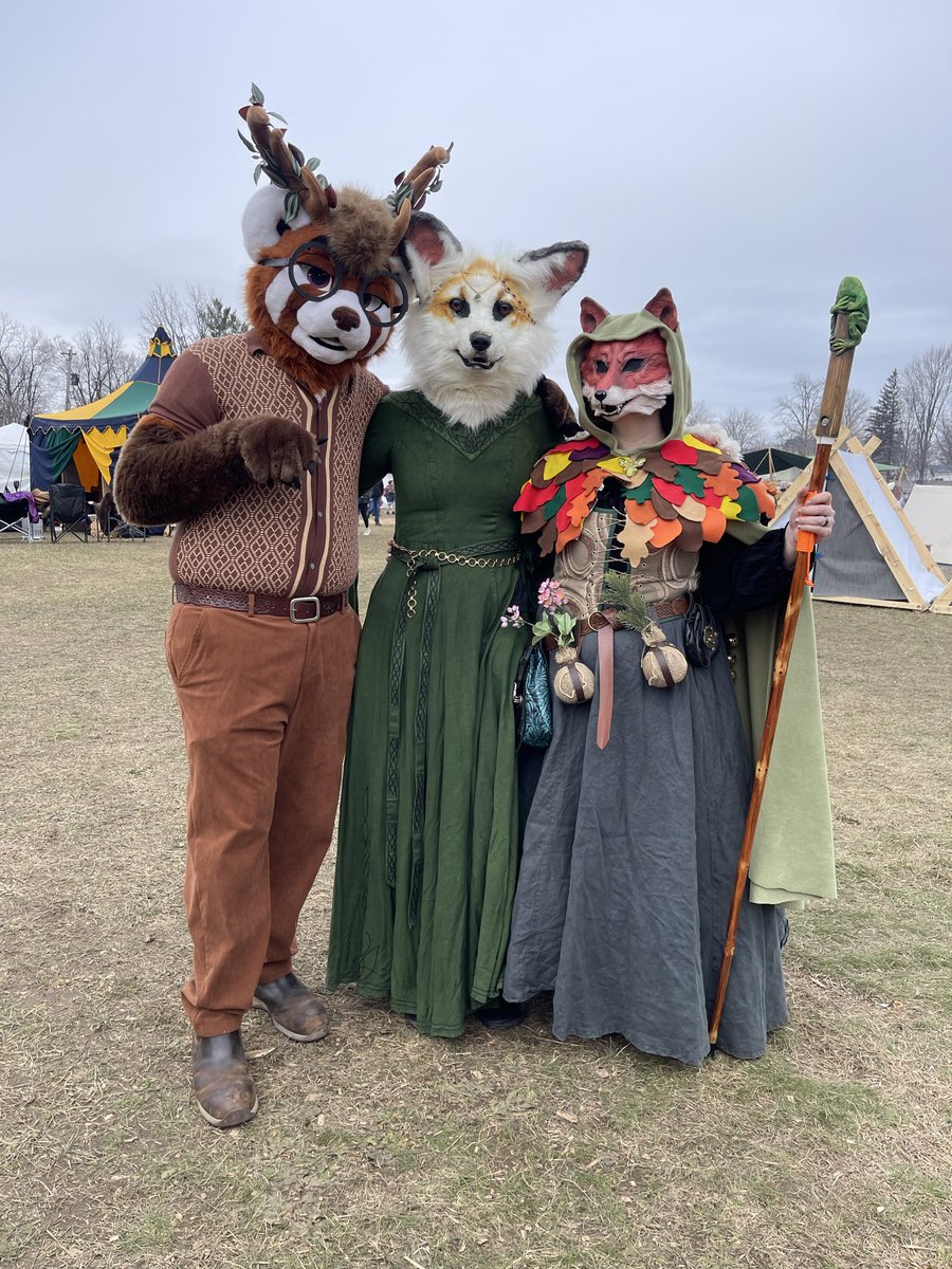 Kat_HDela's tweet image. A #quest afoot 
strange creatures 
fires burning 
as winter clouds descend 
a Viking fest in the Midwest 

#vss365 My 📷