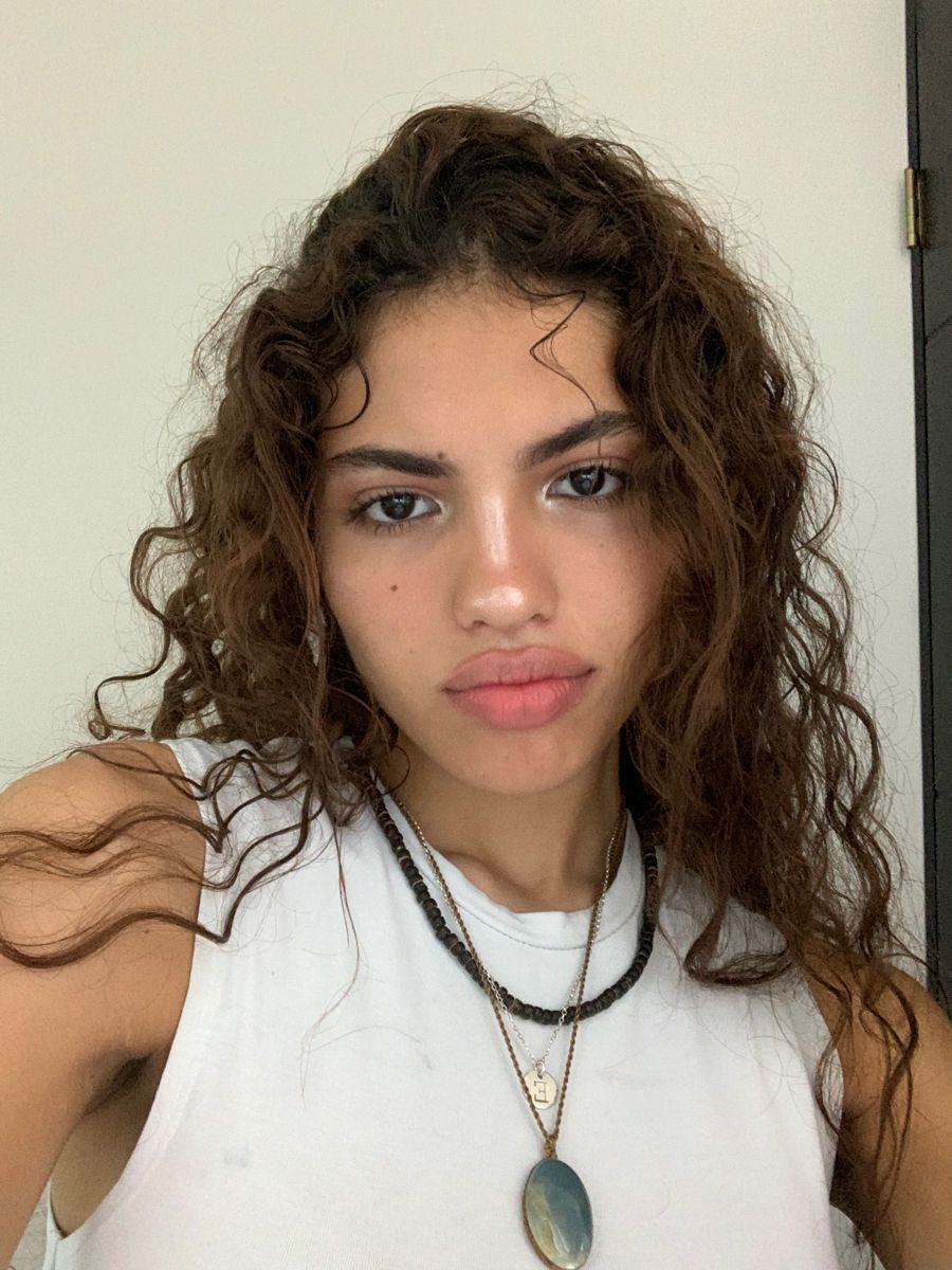 chloeonlyxo's tweet photo. Look at my beautiful face 😍😘🤩 https://t.co/PFYHZojmBG