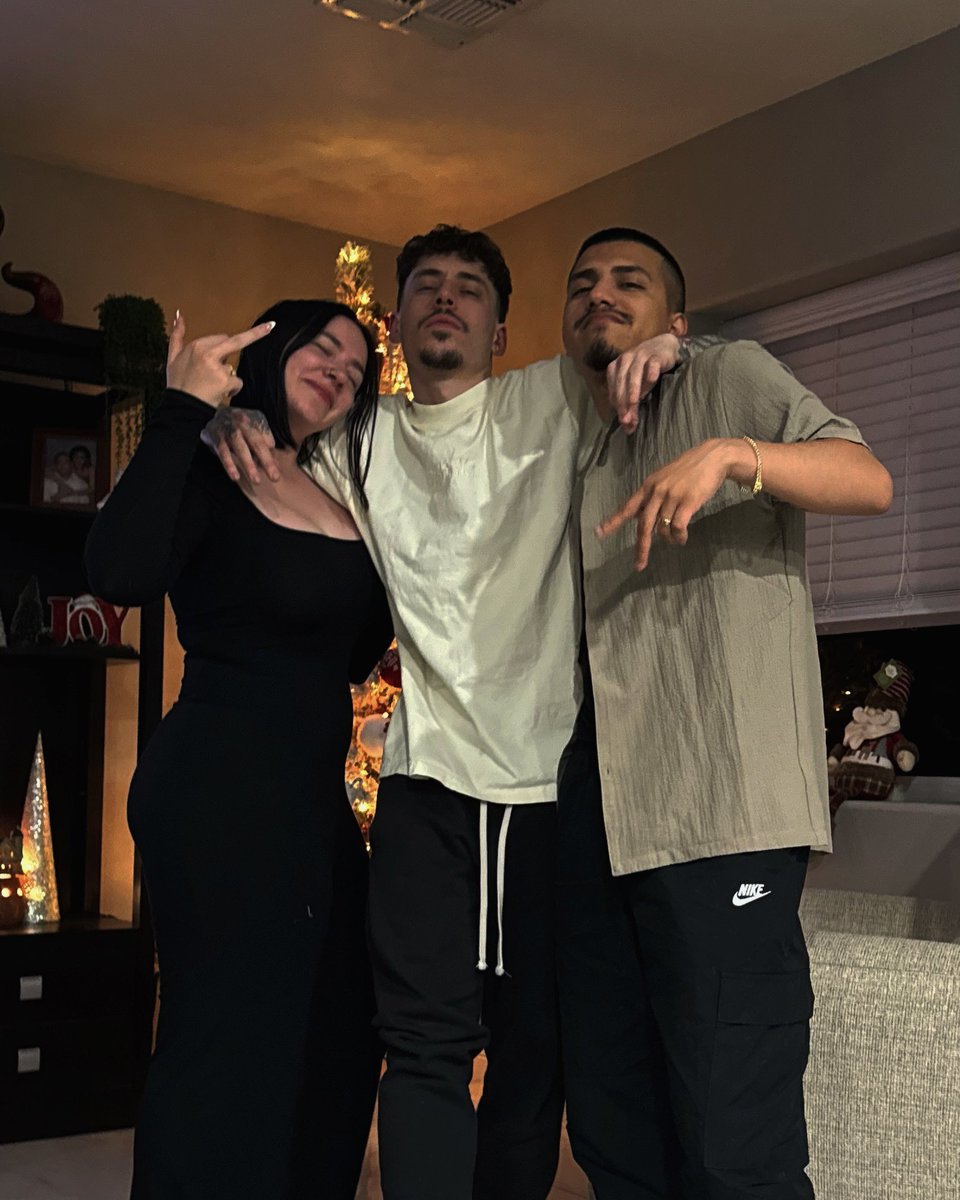 hayley 🤠 tweet media