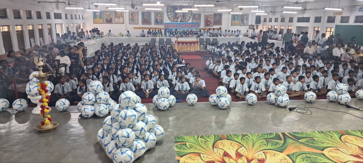 Promoting sports and fitness among students. Football distribution to schools under the F4S programme was successfully conducted under the guidance of the DEO. This initiative aims to nurture teamwork, discipline and a healthy lifestyle among young learners ⚽
#F4S #SportsForAll