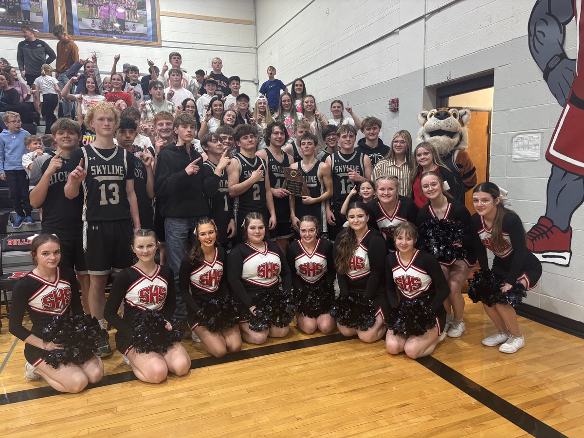 skylinetigers1's tweet photo. BBB Class 3 District 12  #2 Skyline 59 #1 Stockton 46. @scoreboardguy @OzarksOzone https://t.co/i4bpu25lwl