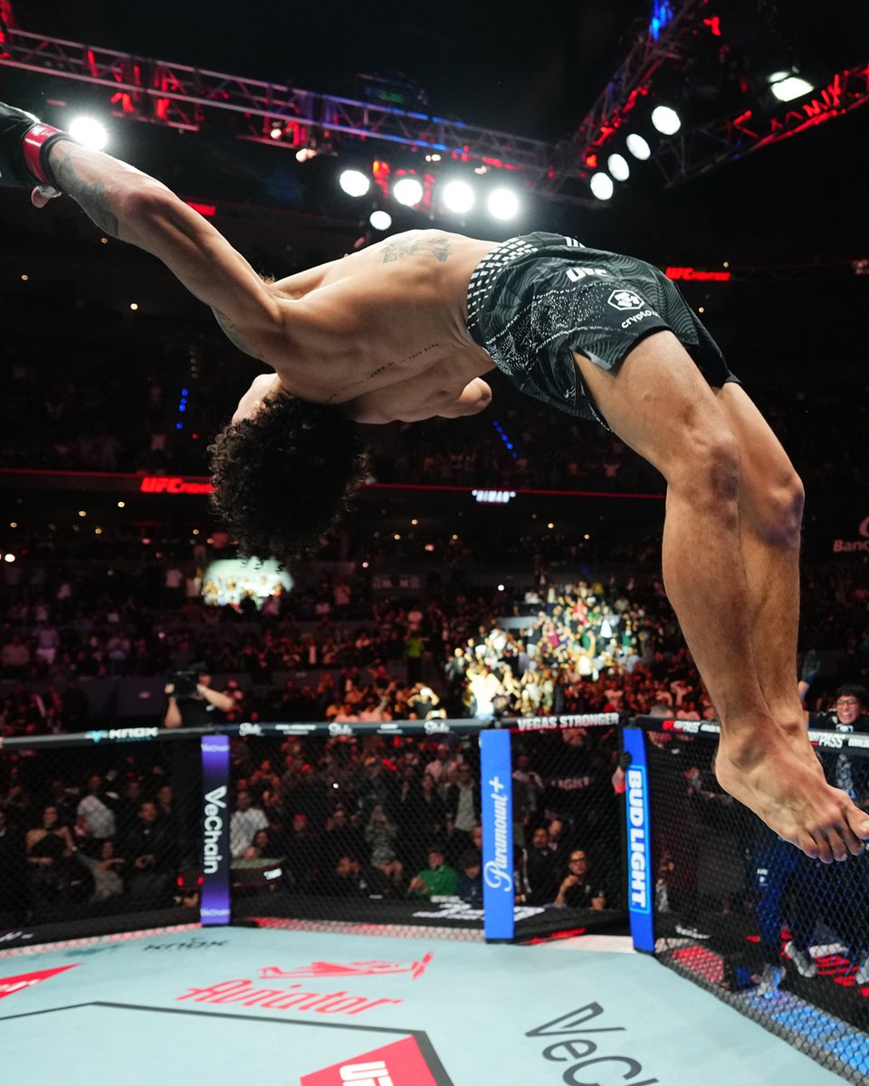 ufc's tweet photo. What. A. Debut.

[ Imanol Rodriguez | #UFCMexico | LIVE NOW on @ParamountPlus ] https://t.co/LiJHMD47A4