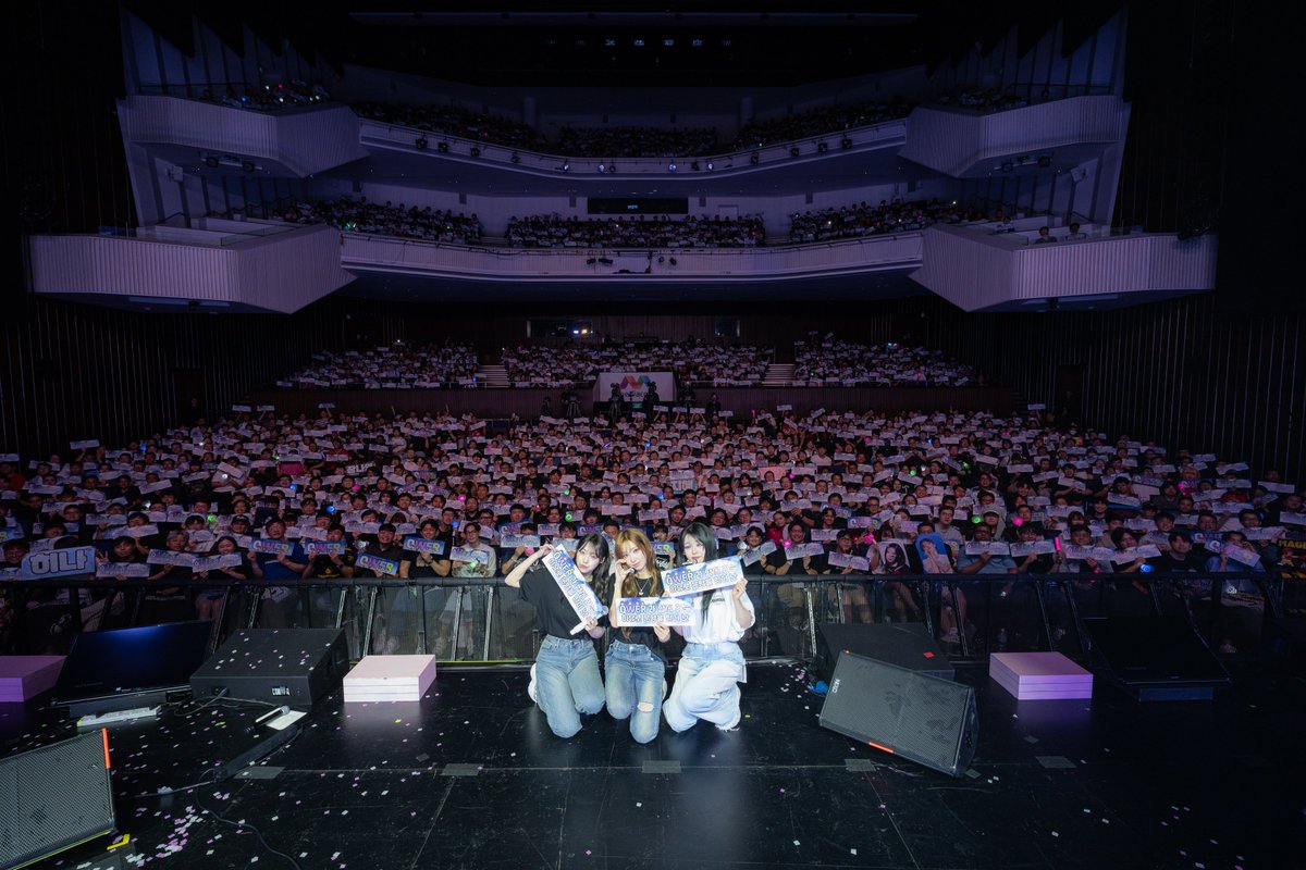 friedrice_live's tweet photo. 𝑰𝒏 𝒂 𝒎𝒊𝒍𝒍𝒊𝒐𝒏 𝒏𝒐𝒊𝒔𝒆𝒔, 𝑰'𝒍𝒍 𝒃𝒆 𝒚𝒐𝒖𝒓 𝒉𝒂𝒓𝒎𝒐𝒏𝒚 ⋆｡˚☽˚｡⋆

Singapore Bawiges, thank you for making QWER's first-ever Singapore concert a successful and an unforgettable one! It wouldn't have been the same without every one of you! 🔥🎶

#QWER
#ROCKATION #ROCKATIONinSINGAPORE
#쵸단 #CHODAN
#마젠타 #MAGENTA
#히나 #HINA
#시연 #SIYEON
#YJPARTNERS
#FriedRiceEnt #Singapore