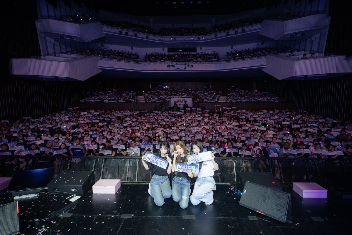 𝑰𝒏 𝒂 𝒎𝒊𝒍𝒍𝒊𝒐𝒏 𝒏𝒐𝒊𝒔𝒆𝒔, 𝑰'𝒍𝒍 𝒃𝒆 𝒚𝒐𝒖𝒓 𝒉𝒂𝒓𝒎𝒐𝒏𝒚 ⋆｡˚☽˚｡⋆

Singapore Bawiges, thank you for making QWER's first-ever Singapore concert a successful and an unforgettable one! It wouldn't have been the same without every one of you! 🔥🎶

#QWER