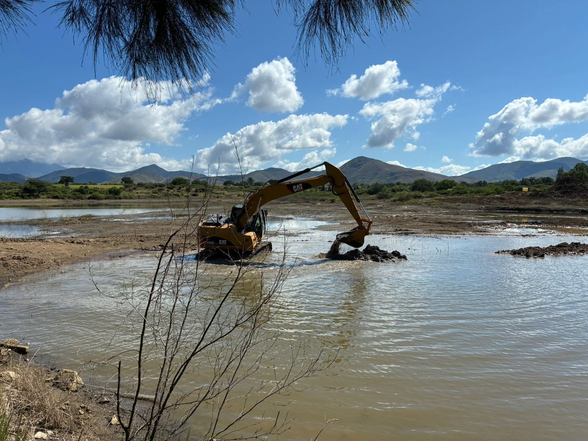 Rehabilita SIC presa Santa Martha de Santa Lucía Ocotlán a favor de 4 mil habitantes 

Da click aquí 👇
facebook.com/share/p/1AuNm1…

#Oaxaca #Noticias #Estados