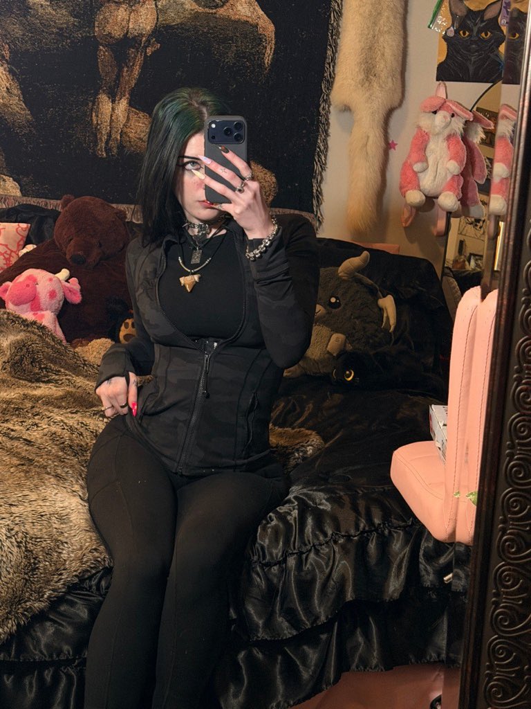 rayfeels💚❤️ tweet media