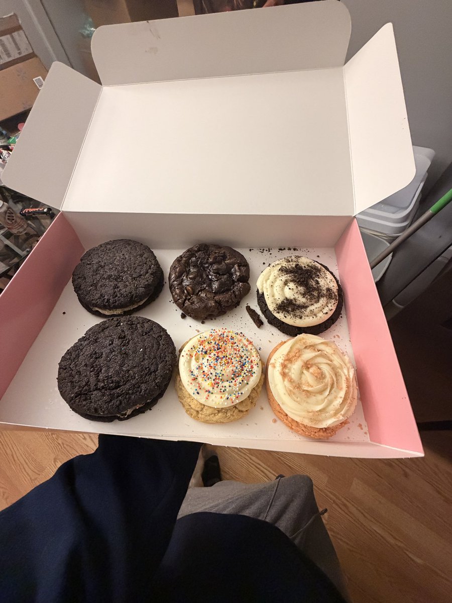 brint's tweet photo. cookies look amazing this week! had to grab some before next week’s batch @crumbl https://t.co/7jGwjk7IcZ