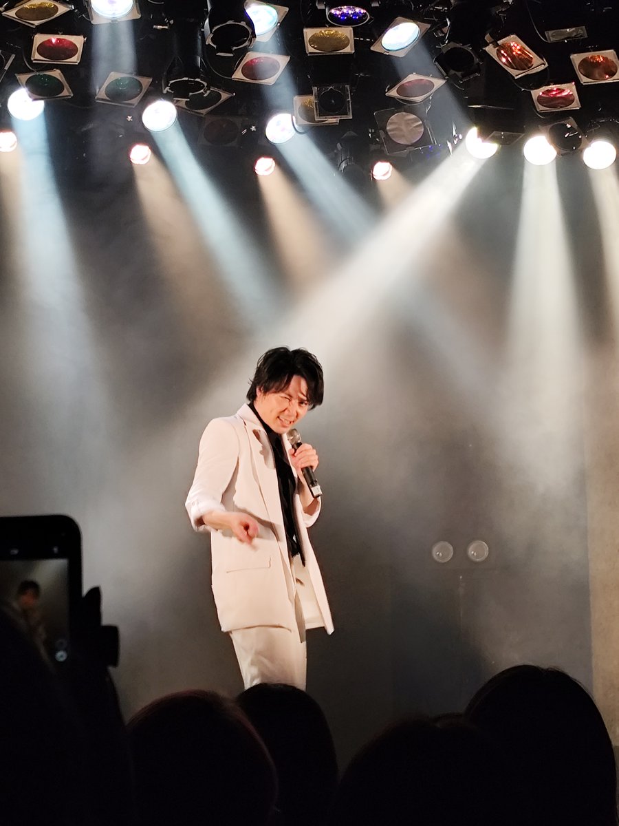 performingart2's tweet photo. ✨🤜#大音智海ソロライブ🤛✨
先日、大音（@OTO_TOMOMI）さんのソロライブに馳せ参じてまいりました🏃‍♀️💨
やっと…昨年のお礼をお伝えできました👠👞
歌、ダンスは勿論ですが、MC＆考察がとても面白く…。挑戦者だからこそ、紡ぐことのできる言葉の数々で、刺さりまくりました
チケット取れて良かった🎟️ https://t.co/ECOjit5LBW