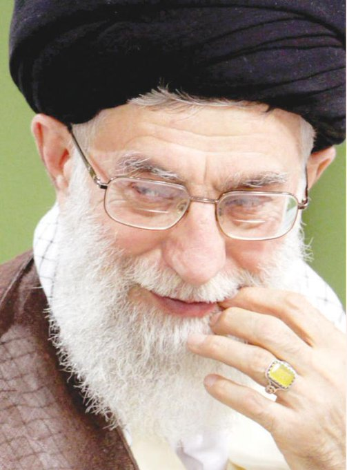 Malmakaleh1's tweet photo. عظم الله اجوركم يا شعب ايران العزيز ويا كل المسلمين باستشهاد المرجع الاعلى ومرشد الثورة الايرانية السيد علي حامنئئي على ايد الصهاينة والامريكان 
انا لله وانا البه راجعون https://t.co/BpRssENRUd