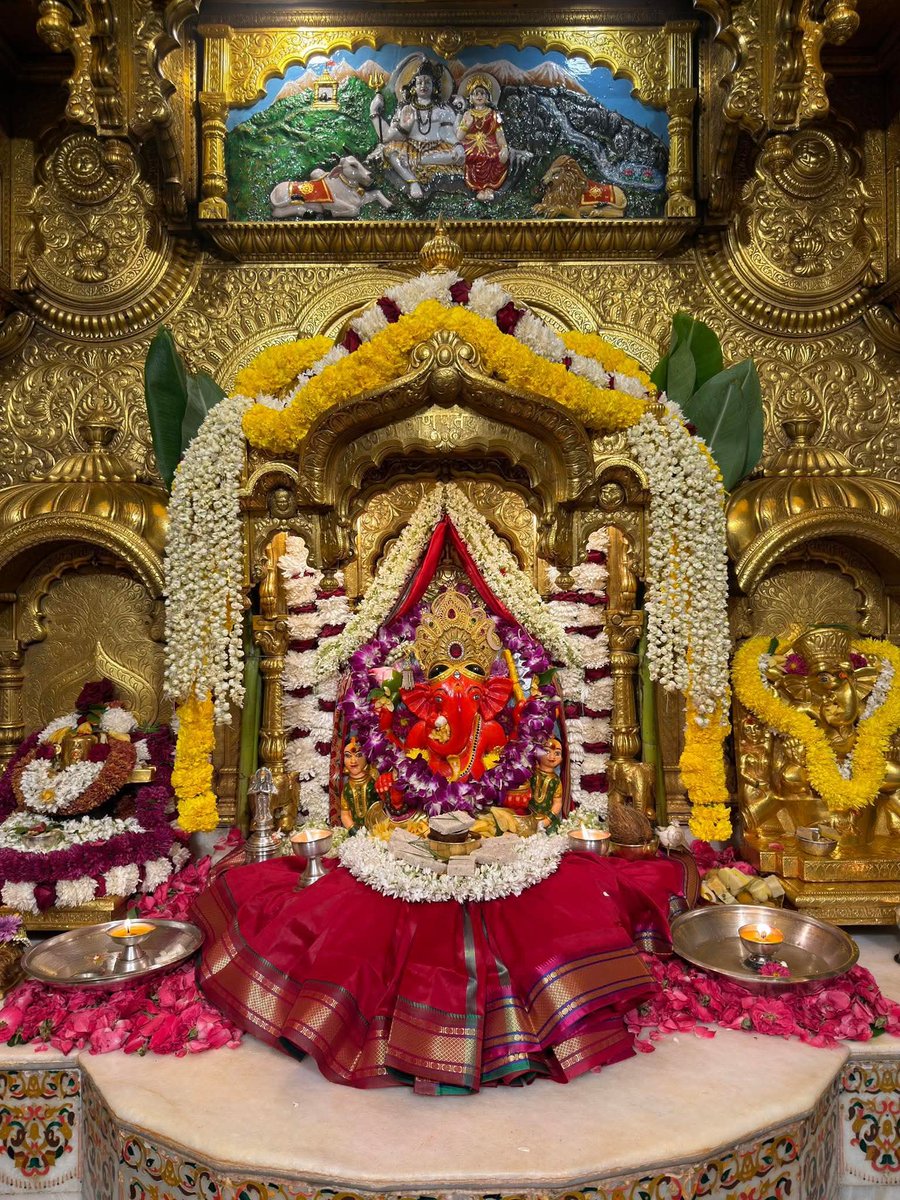 XGuruManoj's tweet photo. Shri Siddhivinayak Namo Namah 🙌🌹 https://t.co/Y1a06VgbY1