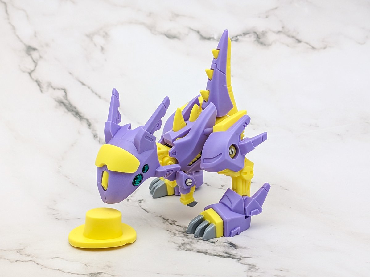 s_sunagawa's tweet photo. 🐲ドラネッツラプトル型
ラプトルにはいくつかギミックがあるのでご紹介！
1⃣シルクハットパーツが付属！磁石で装着できます。ほかのドラネッツにも装着可能です
2⃣足に1軸追加して足を開いて接地できます
3⃣背中に小型ブースターを内蔵！

#ドラネッツ https://t.co/GMJzpdBwHW