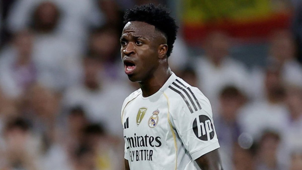 Me da mucha risa que este personaje se llame Syd Vinicius y más encima se parezca un poco a Vinicius xD