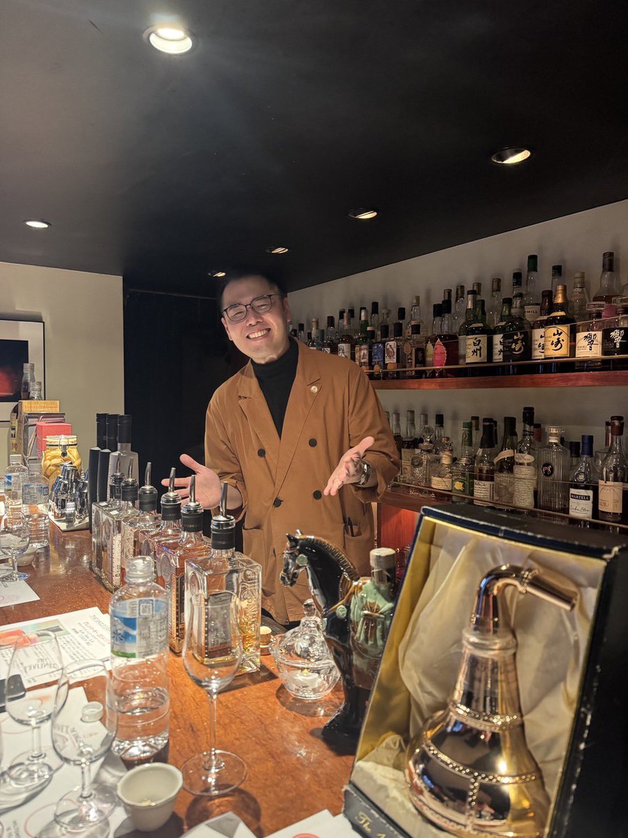 tscjapan_sasaki's tweet photo. 昨日は銀座のBARエルギン様にて弊社セミナーを開催させて頂きました。
昨年6月の開催後多くの方に「2回目を！」と言って頂いていたそうで、有難いことに2回目の開催です。弊社PBブレイヴァルをはじめ、セミナー限定のPBなどお楽しみ頂き、あっという間のひと時でした☺️ どうも有難うございました！🙇‍♂️🥃 https://t.co/aWFcn1uNP0