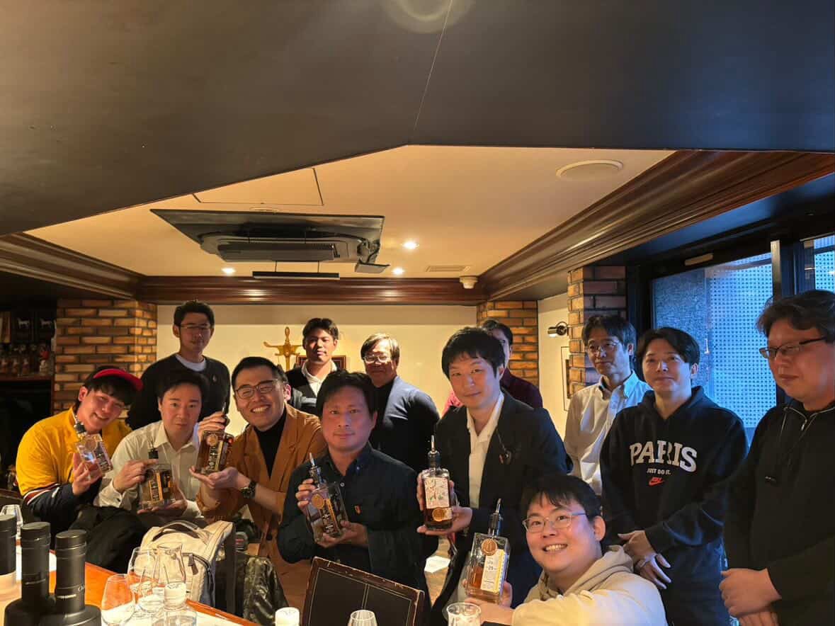 tscjapan_sasaki's tweet photo. 昨日は銀座のBARエルギン様にて弊社セミナーを開催させて頂きました。
昨年6月の開催後多くの方に「2回目を！」と言って頂いていたそうで、有難いことに2回目の開催です。弊社PBブレイヴァルをはじめ、セミナー限定のPBなどお楽しみ頂き、あっという間のひと時でした☺️ どうも有難うございました！🙇‍♂️🥃 https://t.co/aWFcn1uNP0