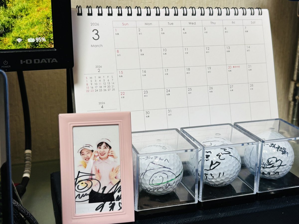 サインボールは結構あるんですが、 結局、飾るのはこの3人。 渋野