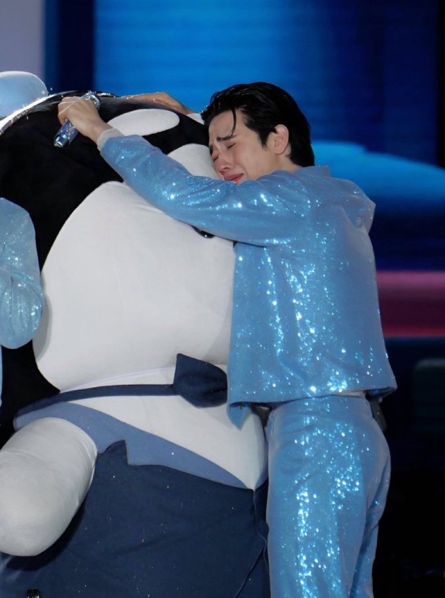 พูดอีกครั้ง ฉันไม่เคยเห็นนิววี่ร้องไห้หนักขนาดนี้มาก่อน นิววี่รักยัยซังมากๆๆๆ ฮืออ