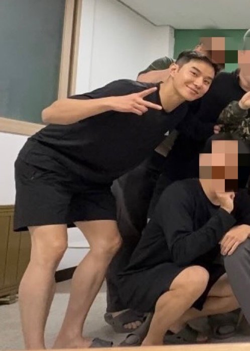 𝐩𝐢𝐧𝐮𝐭 tweet media