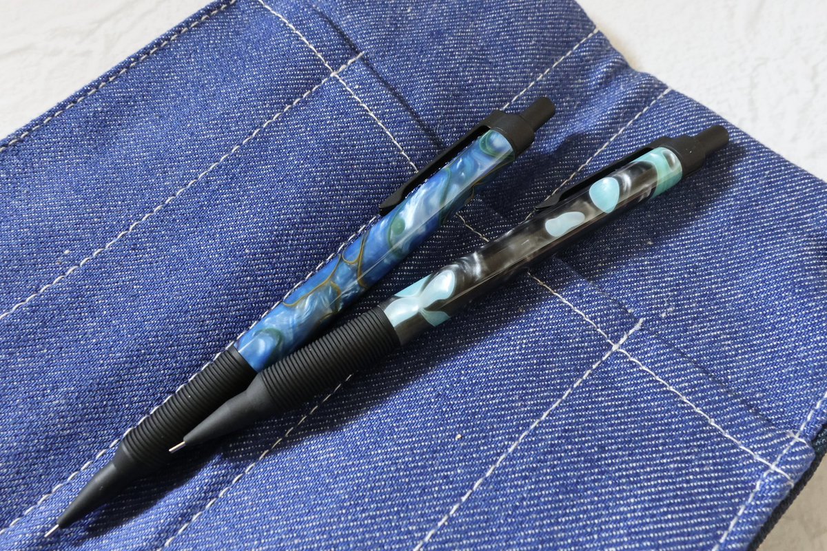 EVERDRAWアクリルモデルを入れての筆箱紹介:)