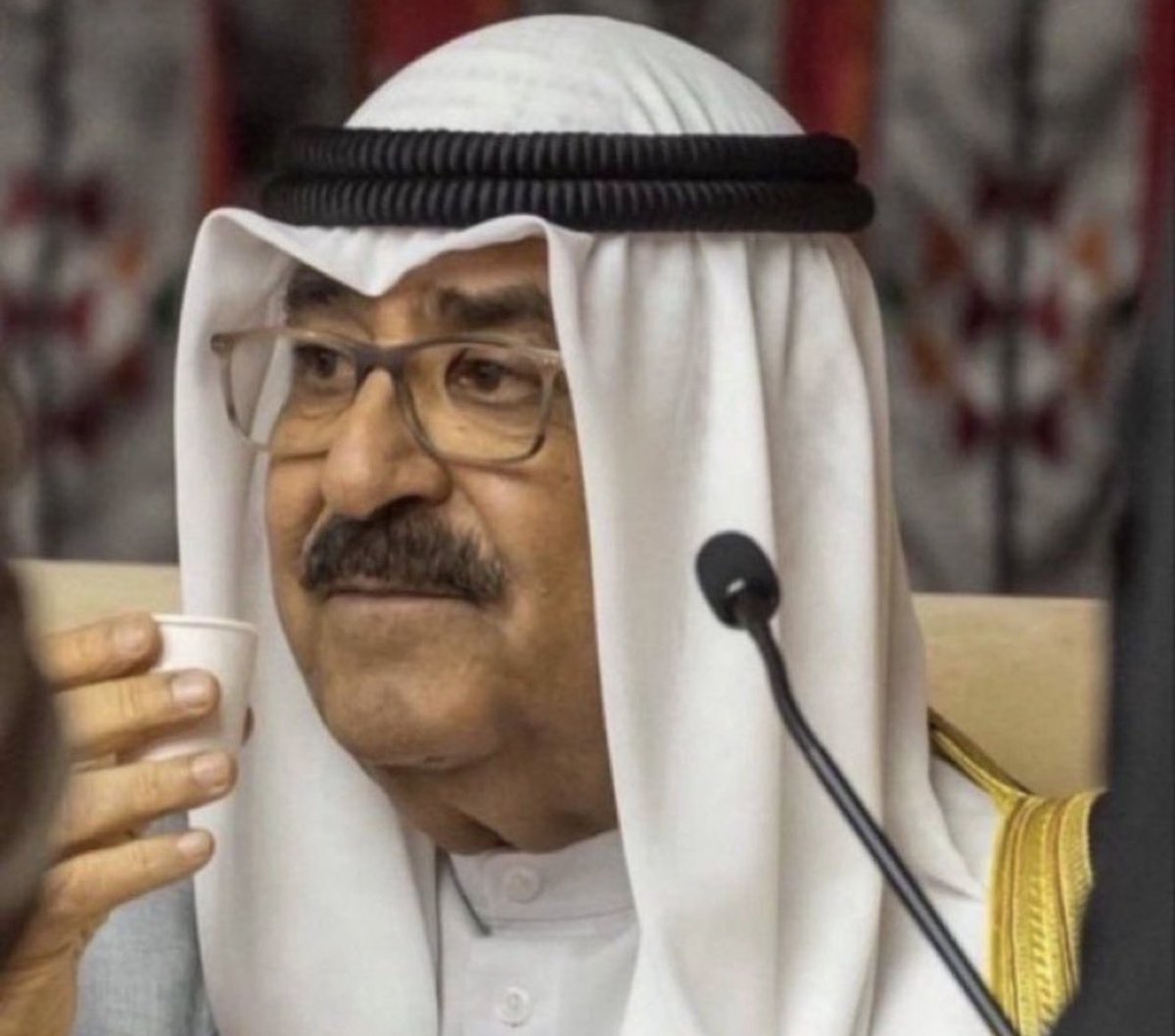 60gx98's tweet photo. اشمخي يا ديار اخوان مريم و أستظلي
في حمى اللي جميع الناس تحسب حسابه 

لاقعد ؟ يعتدل وضع الصعيد المحلي
ولا مشى ؟ جا على التاريخ جاري الكتابة .. 
#الكويت_الآن https://t.co/h3tziL5ru8